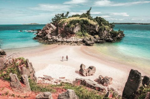 Ngalarrkpuy (Lonely Beach) on the Miwatj (East Arnhem Land)
