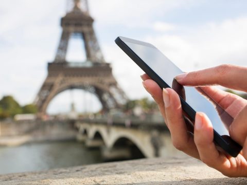 Using your phone in Paris