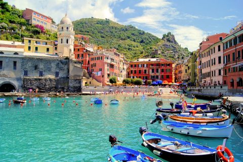 Find flights to Italy