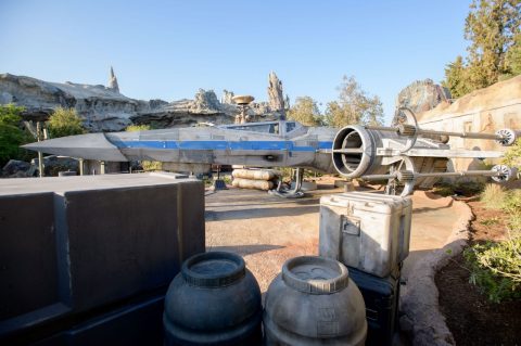 Star Wars: Galaxy's Edge X-wing starfighter